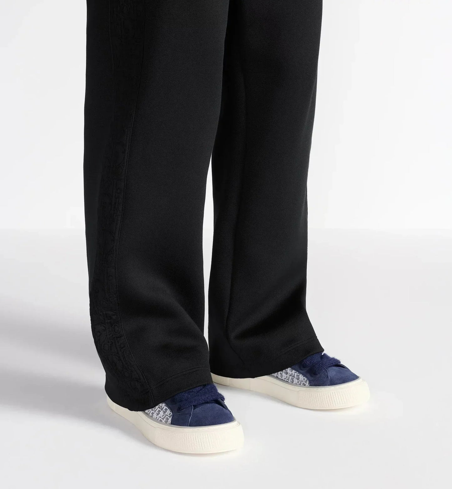 B33 SPIN Sneaker