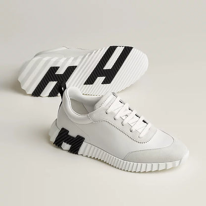 HER Sneaker