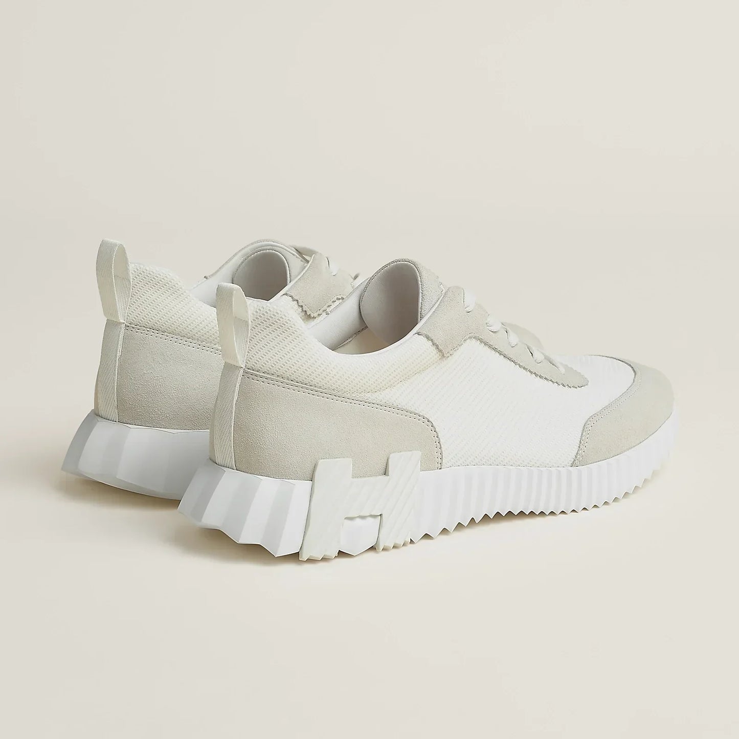 HER Sneaker